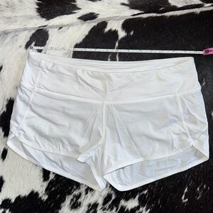 Lululemon White Speed Up Low-Rise Lined Shorts, 2” Size 6 (Beige Lining)